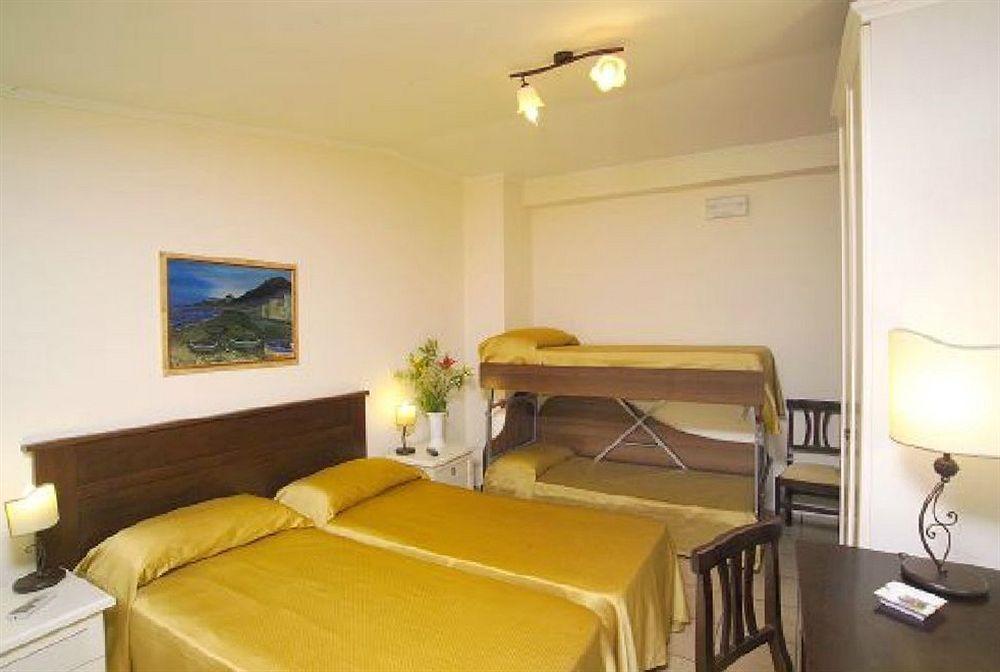 Casa Famiani Bed & Breakfast Letojanni Eksteriør bilde